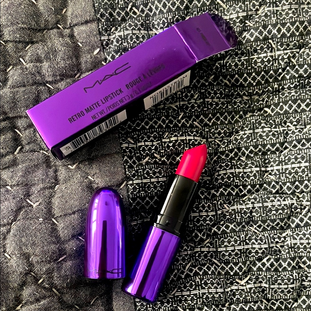 MAC: Magic of the Nigh: Retro Matte Lipstick in All Fired Up🖤Brand New🎆 - Picture 1 of 3